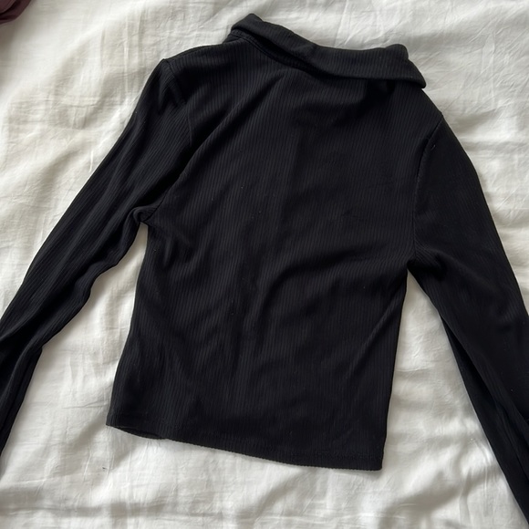 Abercrombie long sleeve - Picture 2 of 5